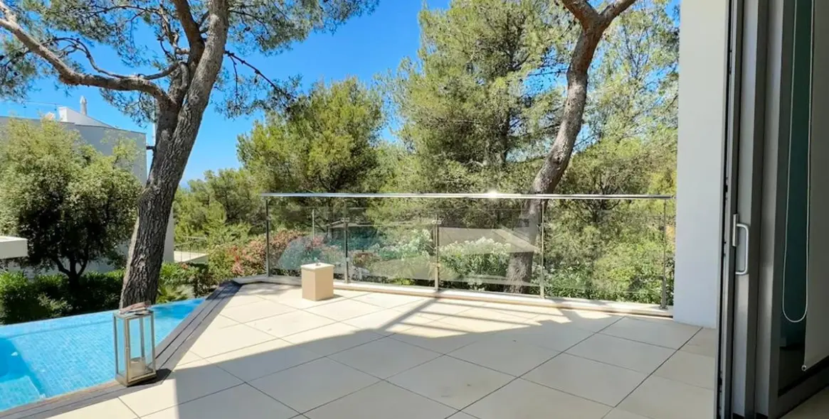 Sale of semi-detached house in The Golden Mile 2