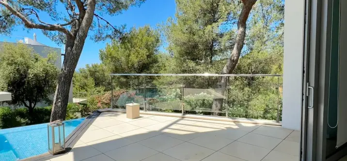 Sale of semi-detached house in The Golden Mile 1