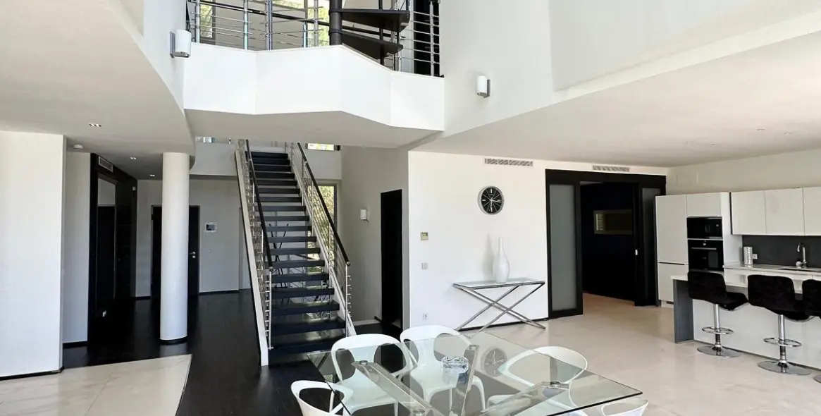 Sale of semi-detached house in The Golden Mile 4