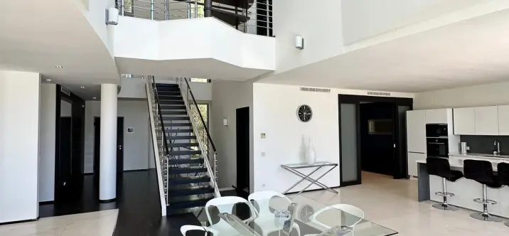 Sale of semi-detached house in The Golden Mile 3