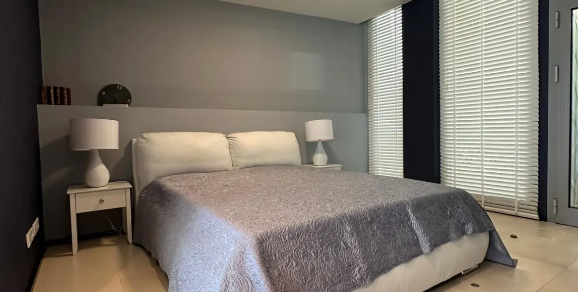 Sale of semi-detached house in The Golden Mile 5