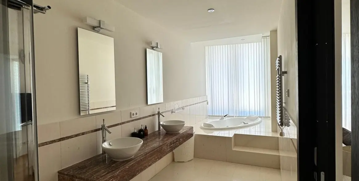 Sale of semi-detached house in The Golden Mile 6