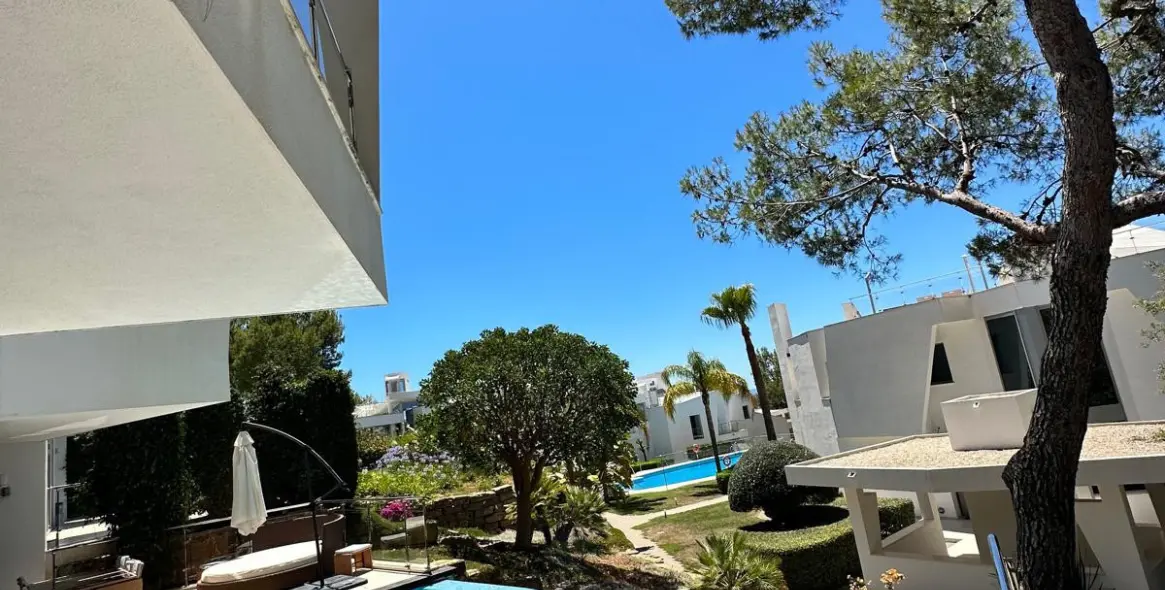 Sale of semi-detached house in The Golden Mile 7