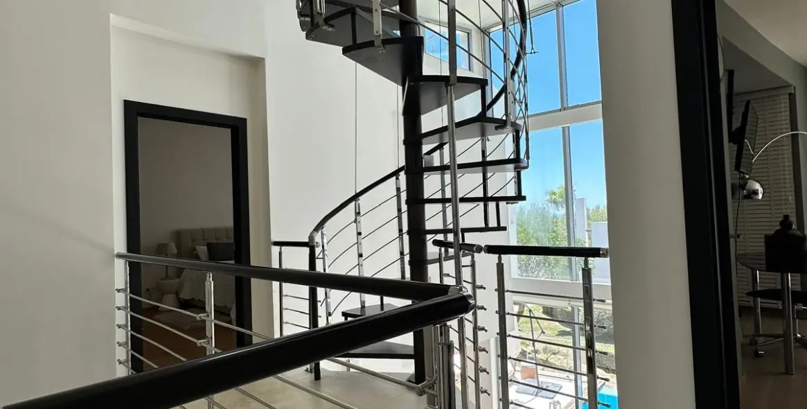 Sale of semi-detached house in The Golden Mile 8