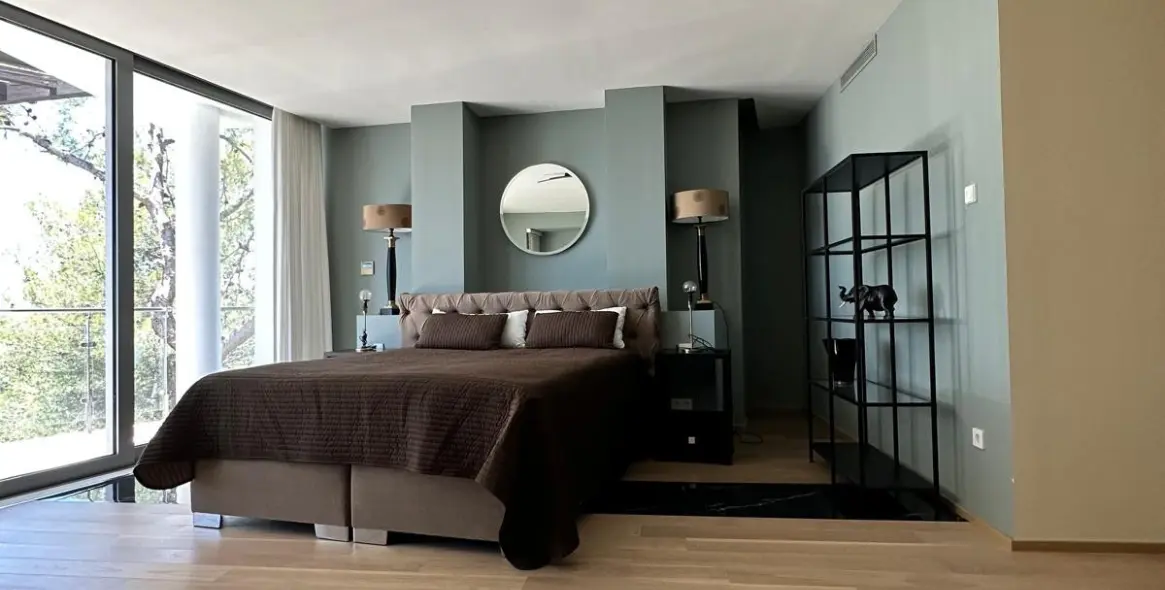 Sale of semi-detached house in The Golden Mile 15