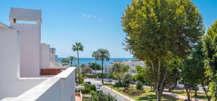 Sale of townhouse in The Golden Mile 0