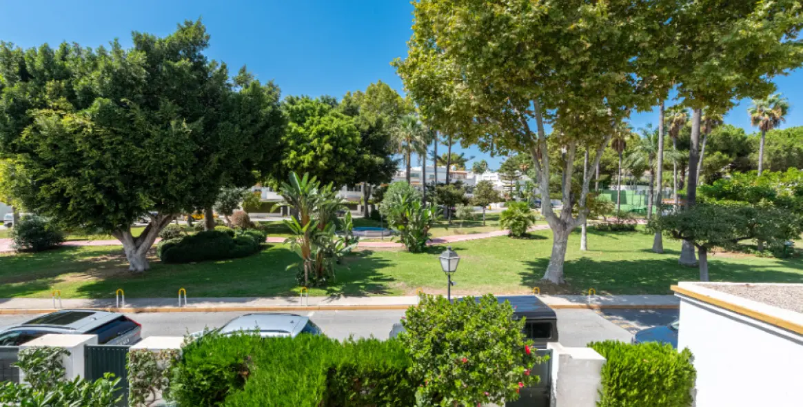 Sale of townhouse in The Golden Mile 3