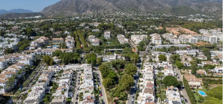 Sale of townhouse in The Golden Mile 4