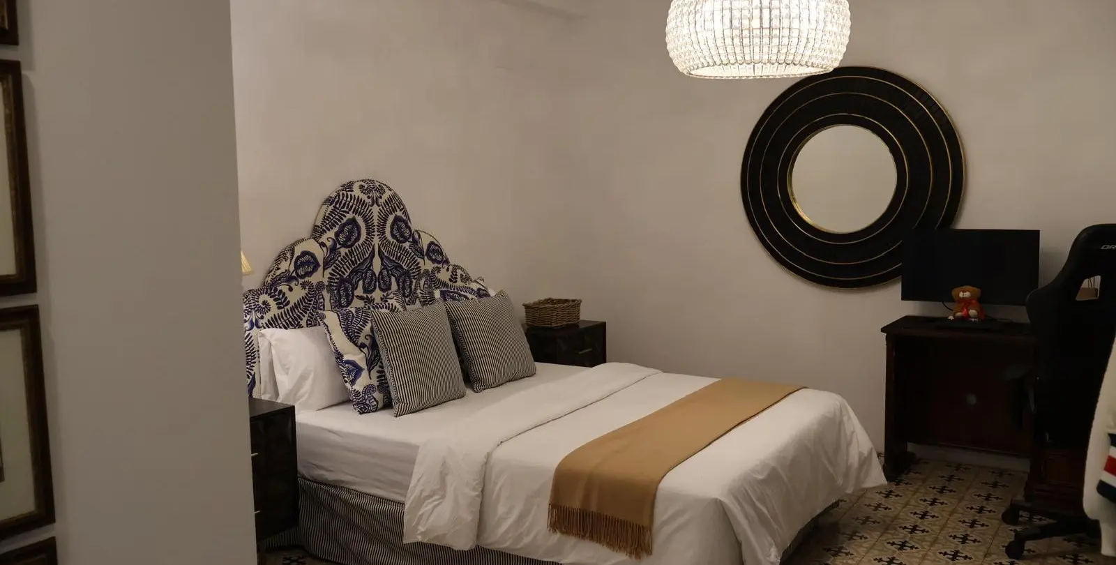 Sale of detached villa in The Golden Mile 8