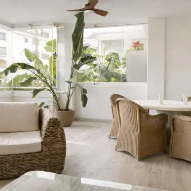 Краткосрочная аренда апартаментов на среднем этаже в Elviria