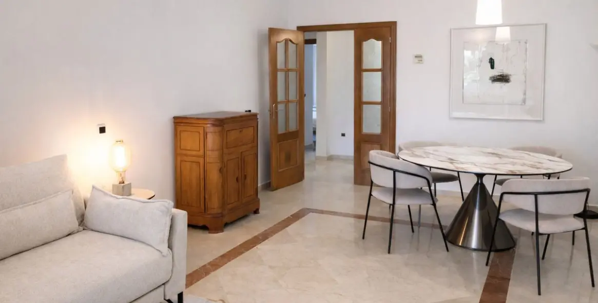 Краткосрочная аренда апартаментов на среднем этаже в Elviria 8