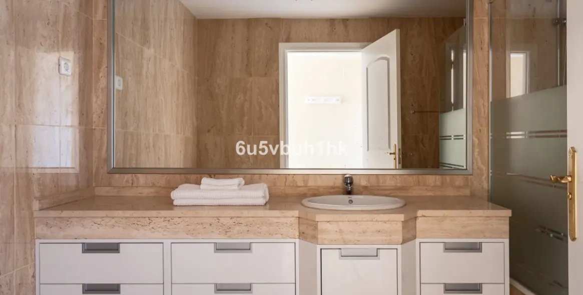 Долгосрочная аренда апартаментов на первом этаже в Marbella Este 21