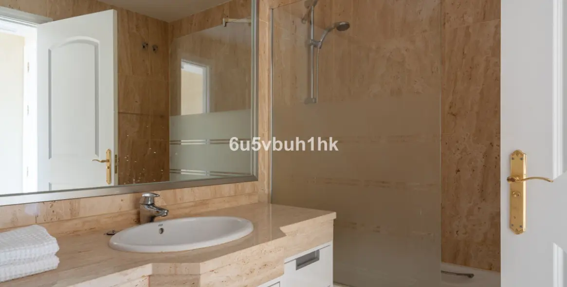 Долгосрочная аренда апартаментов на первом этаже в Marbella Este 22