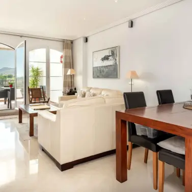 Alquiler a largo plazo de ático en Los Arqueros