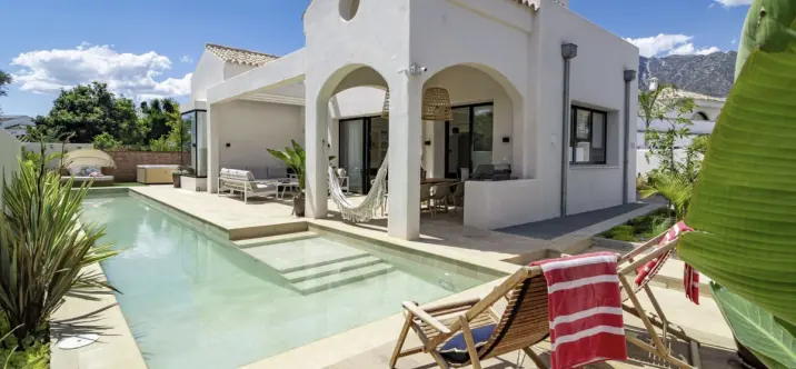 Long-term rent of detached villa in The Golden Mile 1