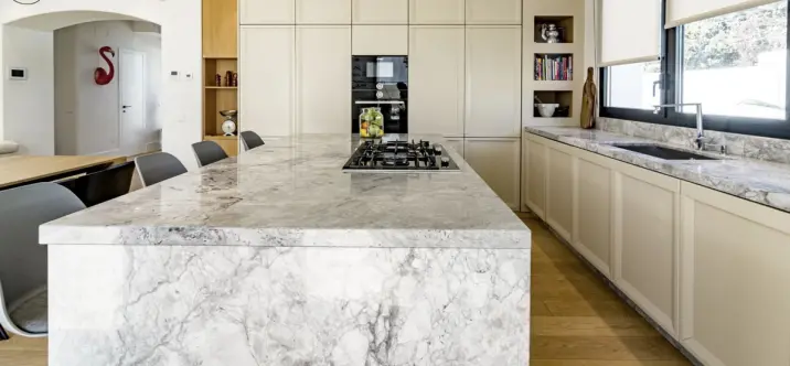 Long-term rent of detached villa in The Golden Mile 4