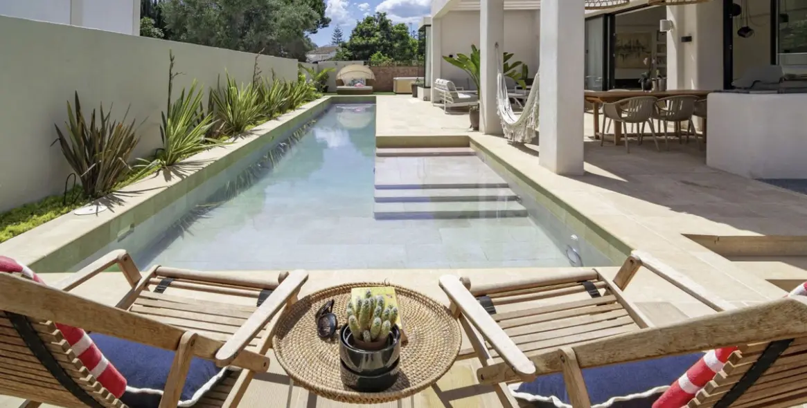 Long-term rent of detached villa in The Golden Mile 7