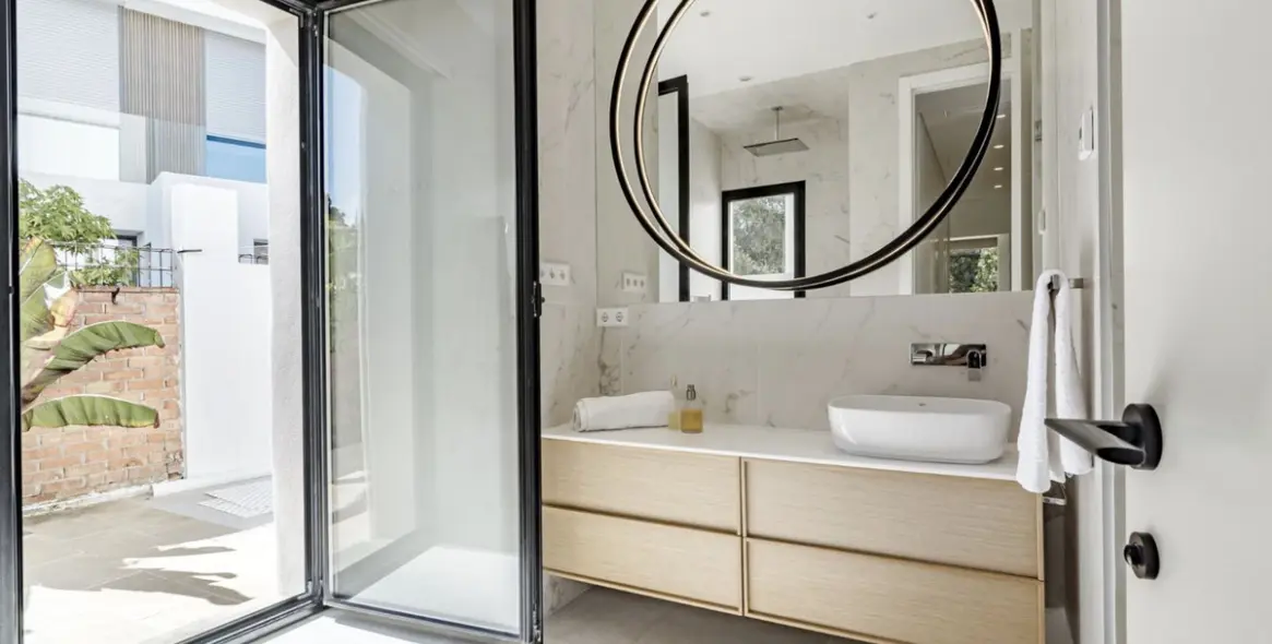 Long-term rent of detached villa in The Golden Mile 11