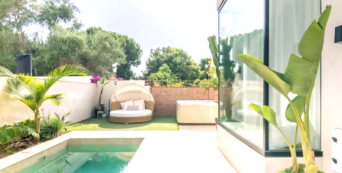 Long-term rent of detached villa in The Golden Mile 17