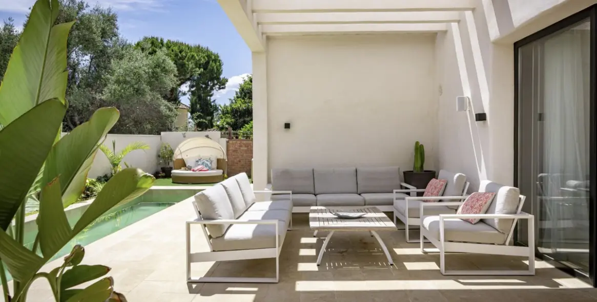 Long-term rent of detached villa in The Golden Mile 20