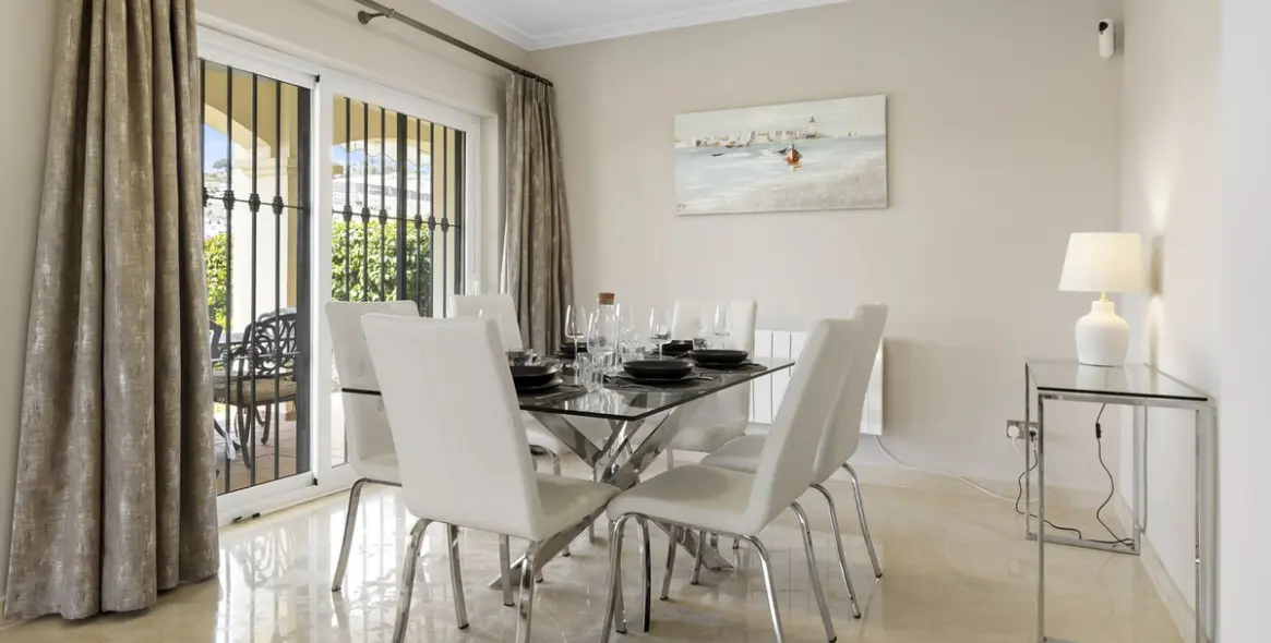 Long-term rent of ground floor apartment in Benahavís 11