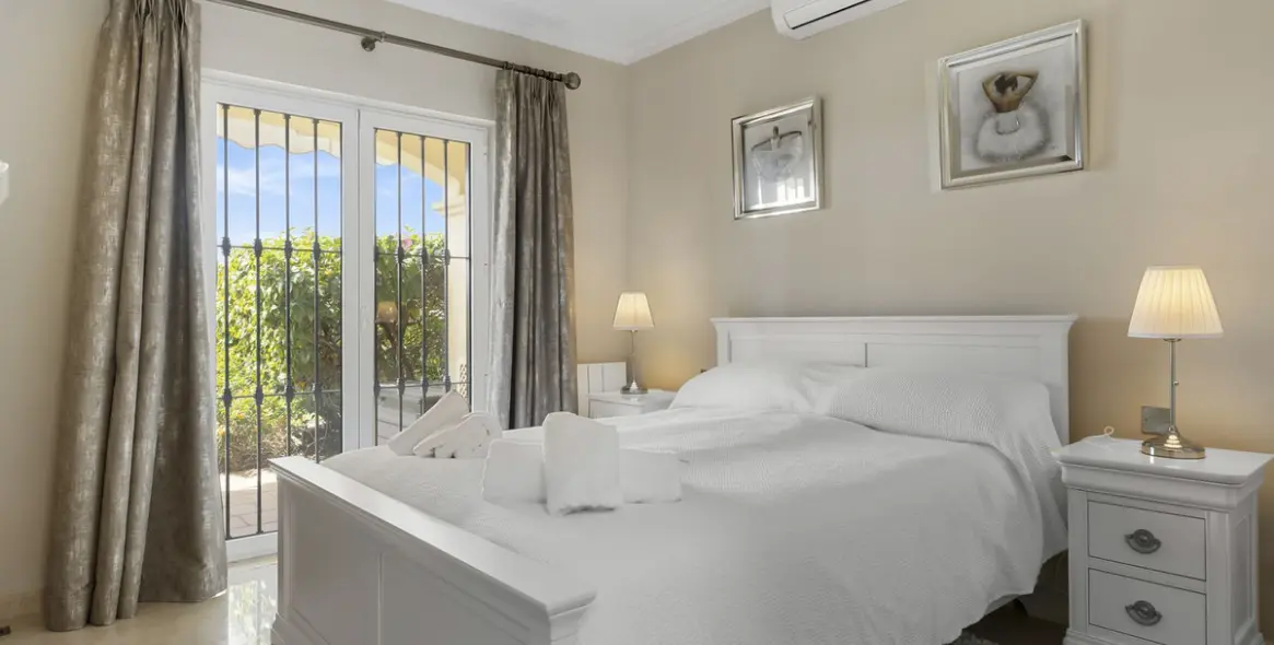 Long-term rent of ground floor apartment in Benahavís 19