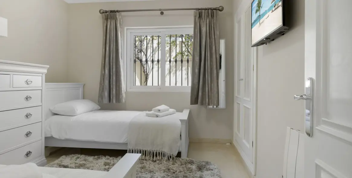 Long-term rent of ground floor apartment in Benahavís 22