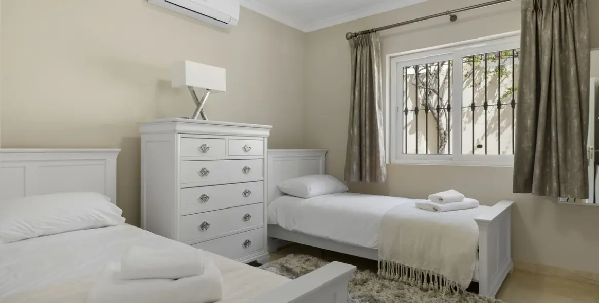 Long-term rent of ground floor apartment in Benahavís 23