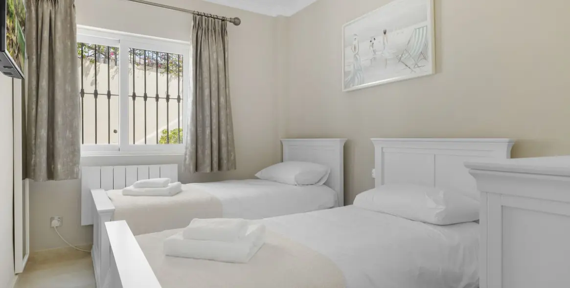 Long-term rent of ground floor apartment in Benahavís 26