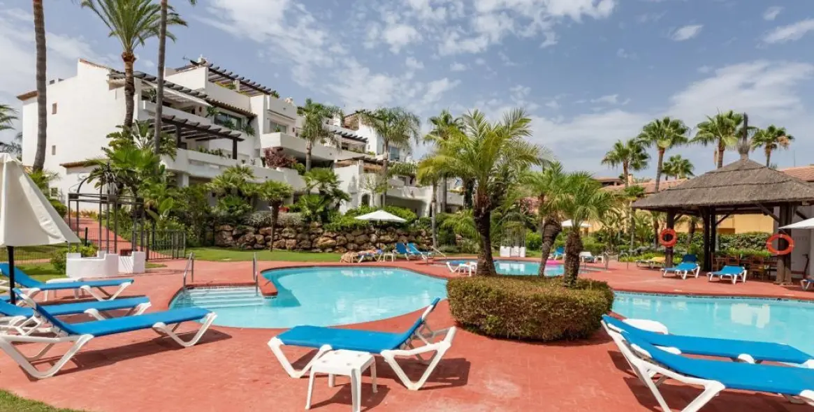 Долгосрочная аренда апартаментов на первом этаже в Puerto Banús 9