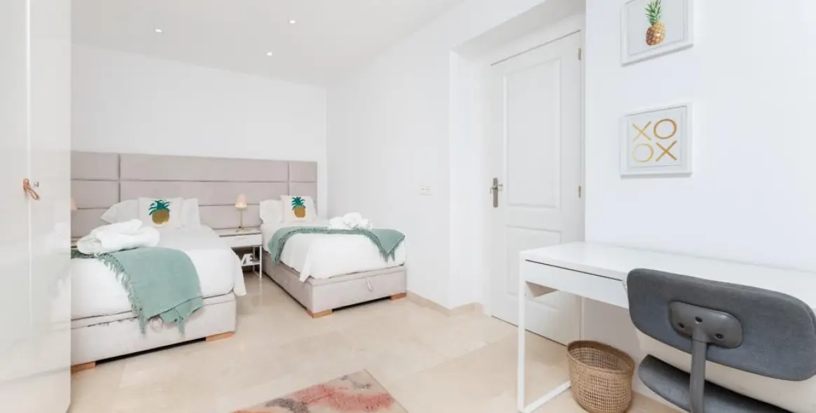 Долгосрочная аренда апартаментов на первом этаже в Puerto Banús 11