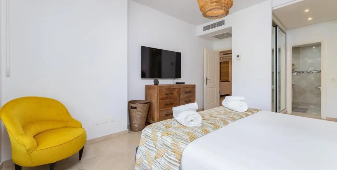 Долгосрочная аренда апартаментов на первом этаже в Puerto Banús 15