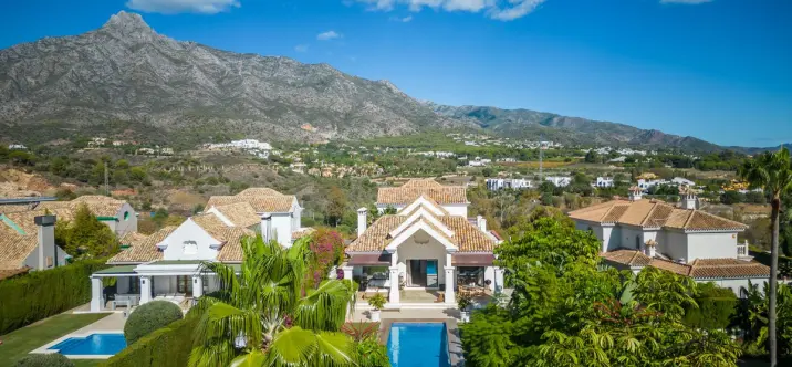 Long-term rent of detached villa in The Golden Mile 2