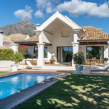 Long-term rent of detached villa in The Golden Mile