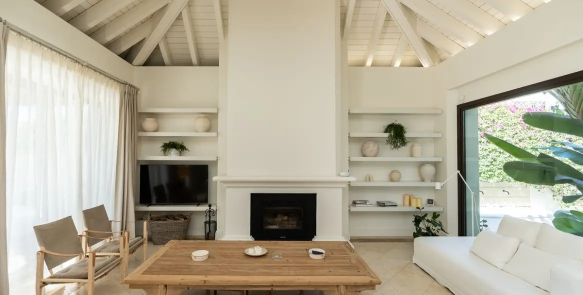 Long-term rent of detached villa in The Golden Mile 7