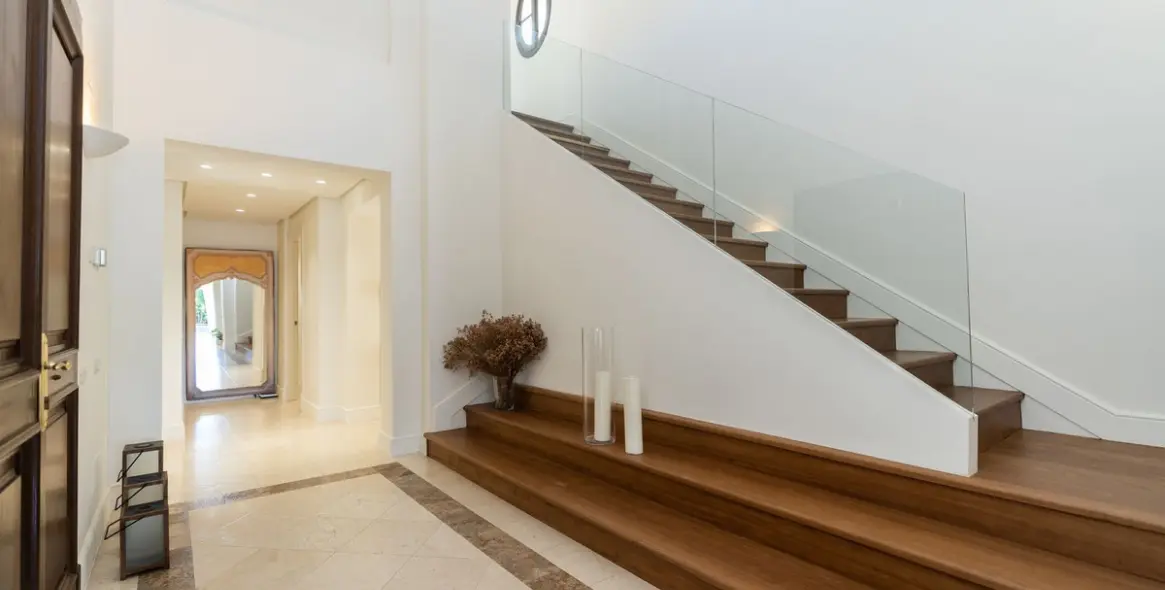 Long-term rent of detached villa in The Golden Mile 29