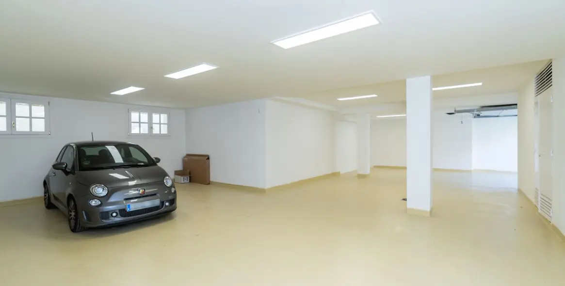 Long-term rent of detached villa in The Golden Mile 32