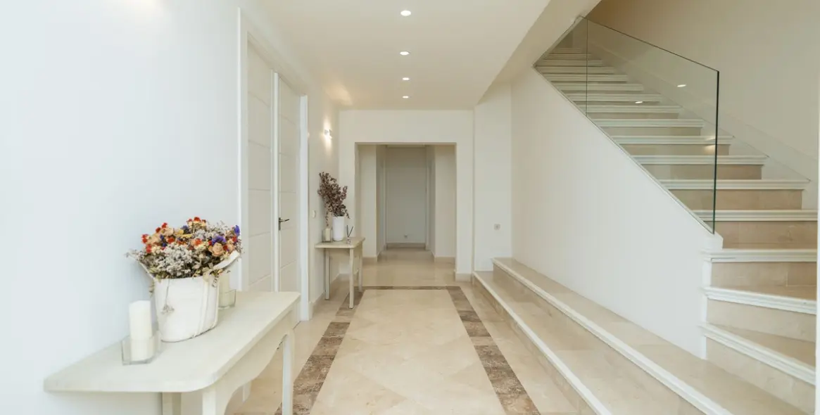 Long-term rent of detached villa in The Golden Mile 35