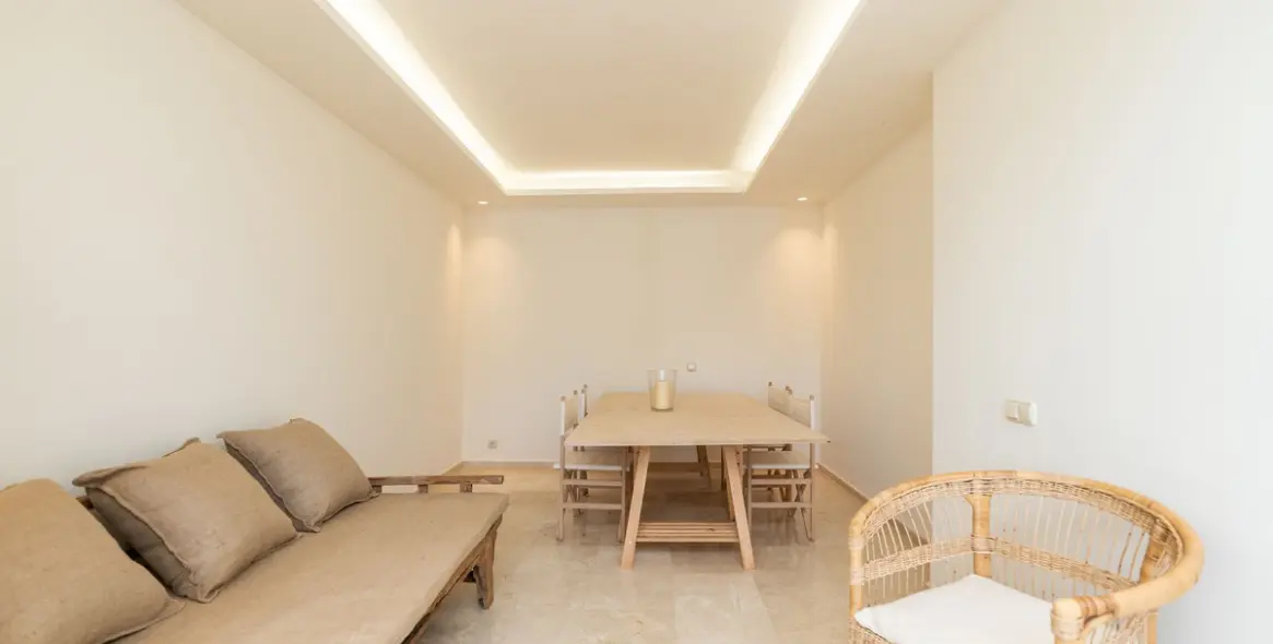 Long-term rent of detached villa in The Golden Mile 39