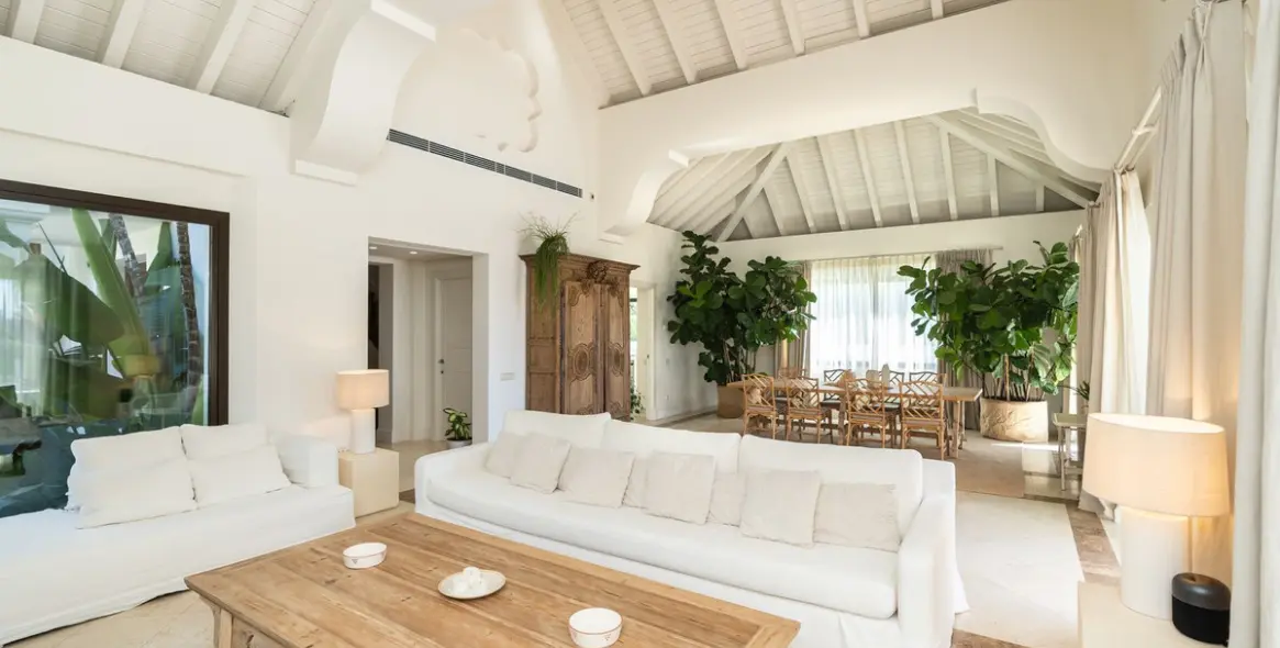 Long-term rent of detached villa in The Golden Mile 40