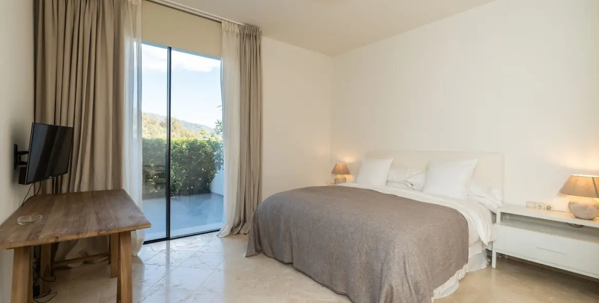 Long-term rent of detached villa in The Golden Mile 43