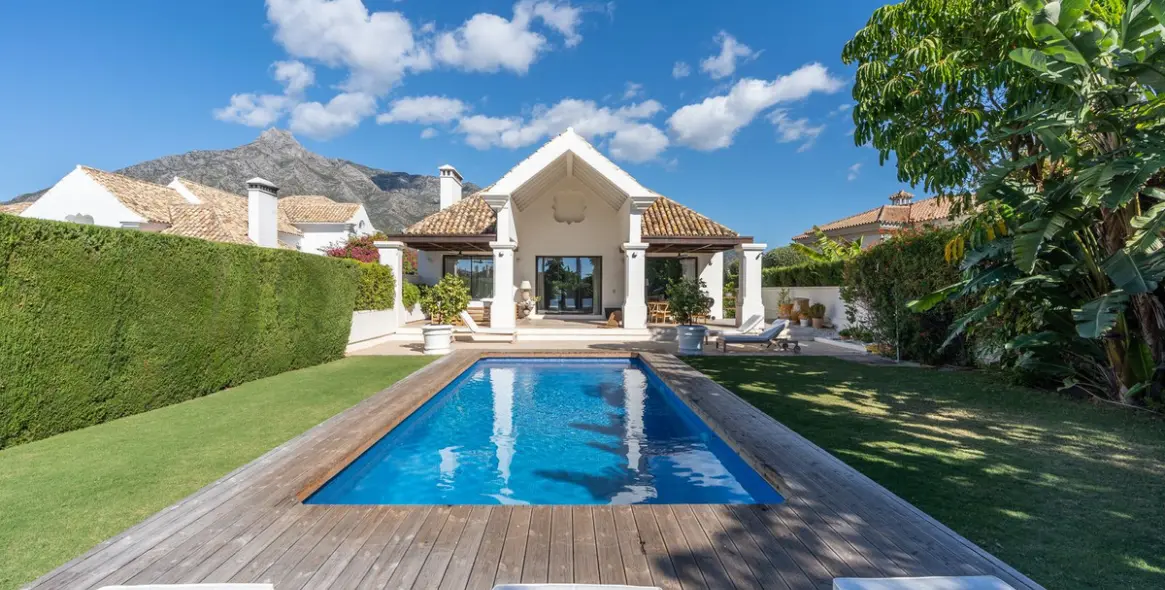 Long-term rent of detached villa in The Golden Mile 47