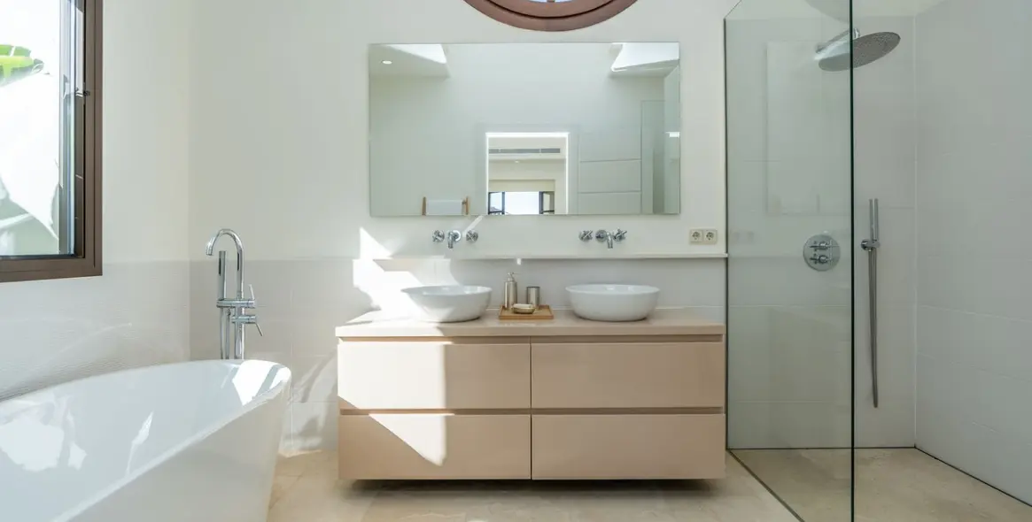 Long-term rent of detached villa in The Golden Mile 52