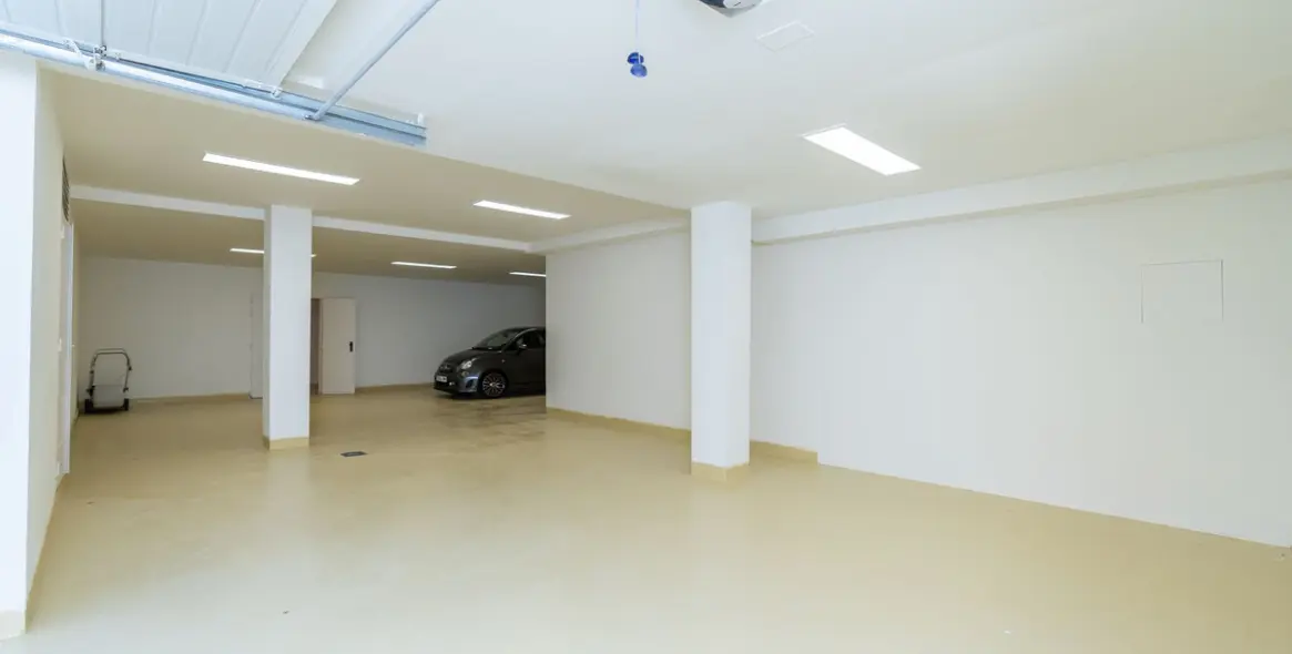 Long-term rent of detached villa in The Golden Mile 56