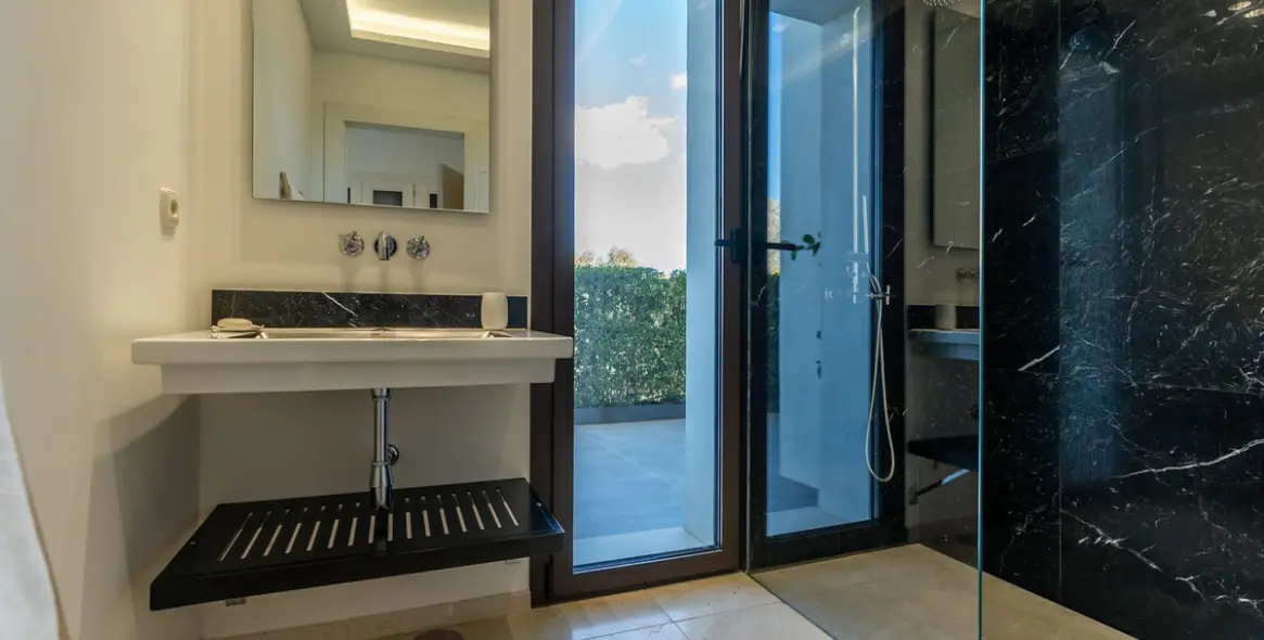 Long-term rent of detached villa in The Golden Mile 57