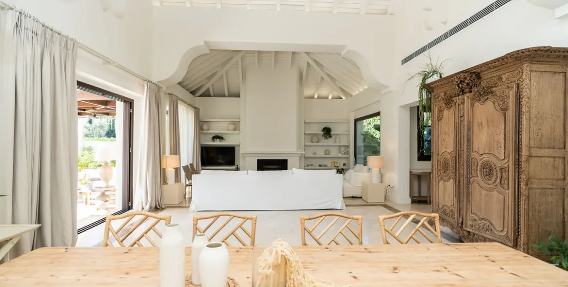 Long-term rent of detached villa in The Golden Mile 61