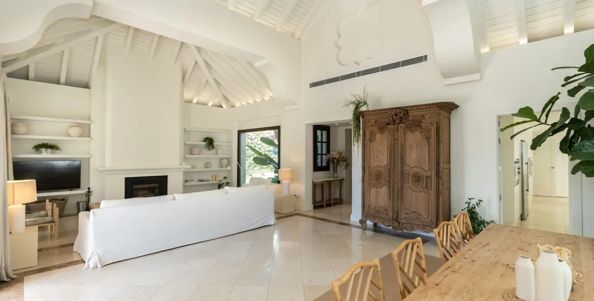 Long-term rent of detached villa in The Golden Mile 64