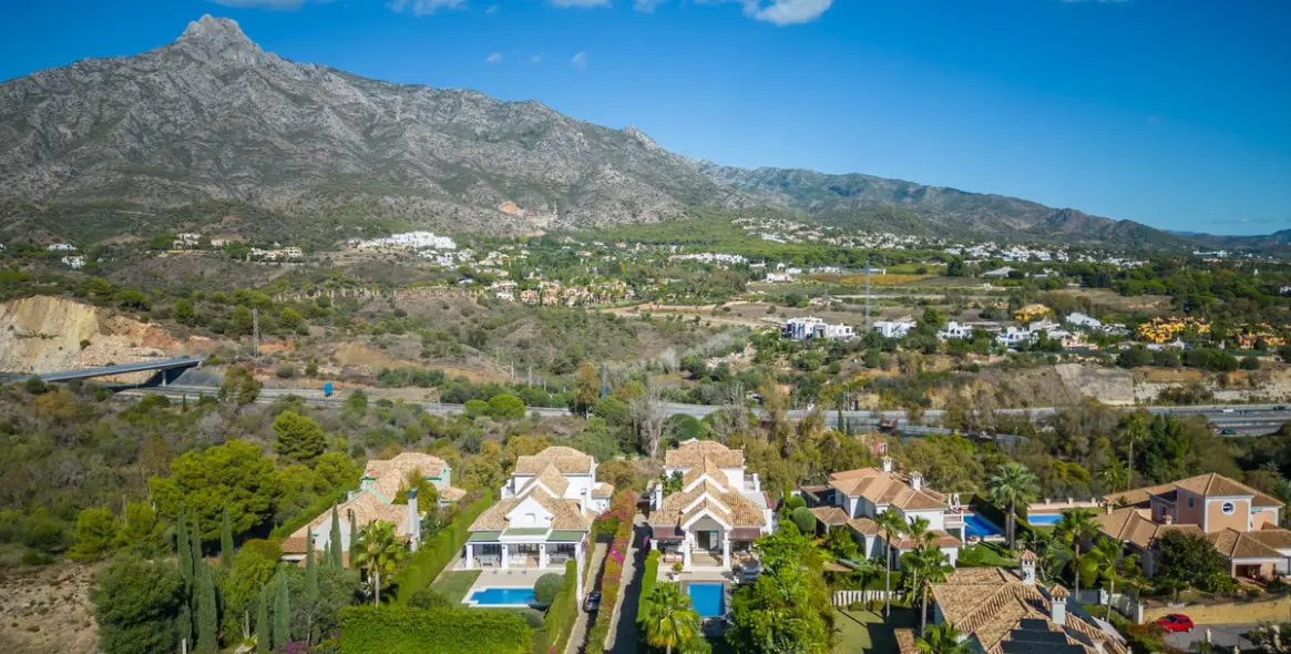 Long-term rent of detached villa in The Golden Mile 65