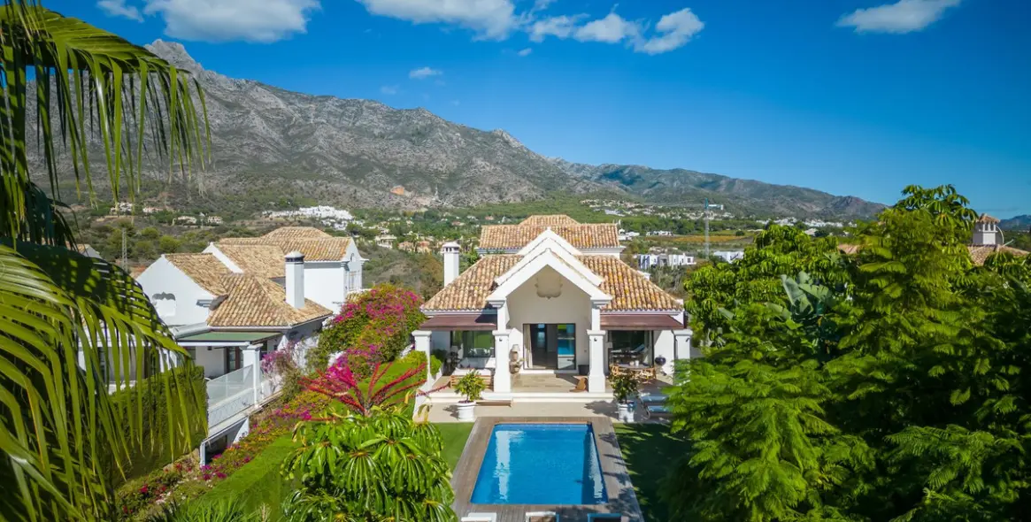 Long-term rent of detached villa in The Golden Mile 66