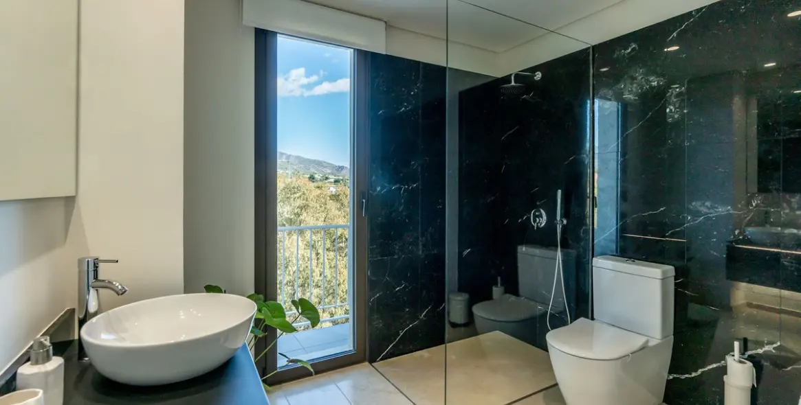 Long-term rent of detached villa in The Golden Mile 73